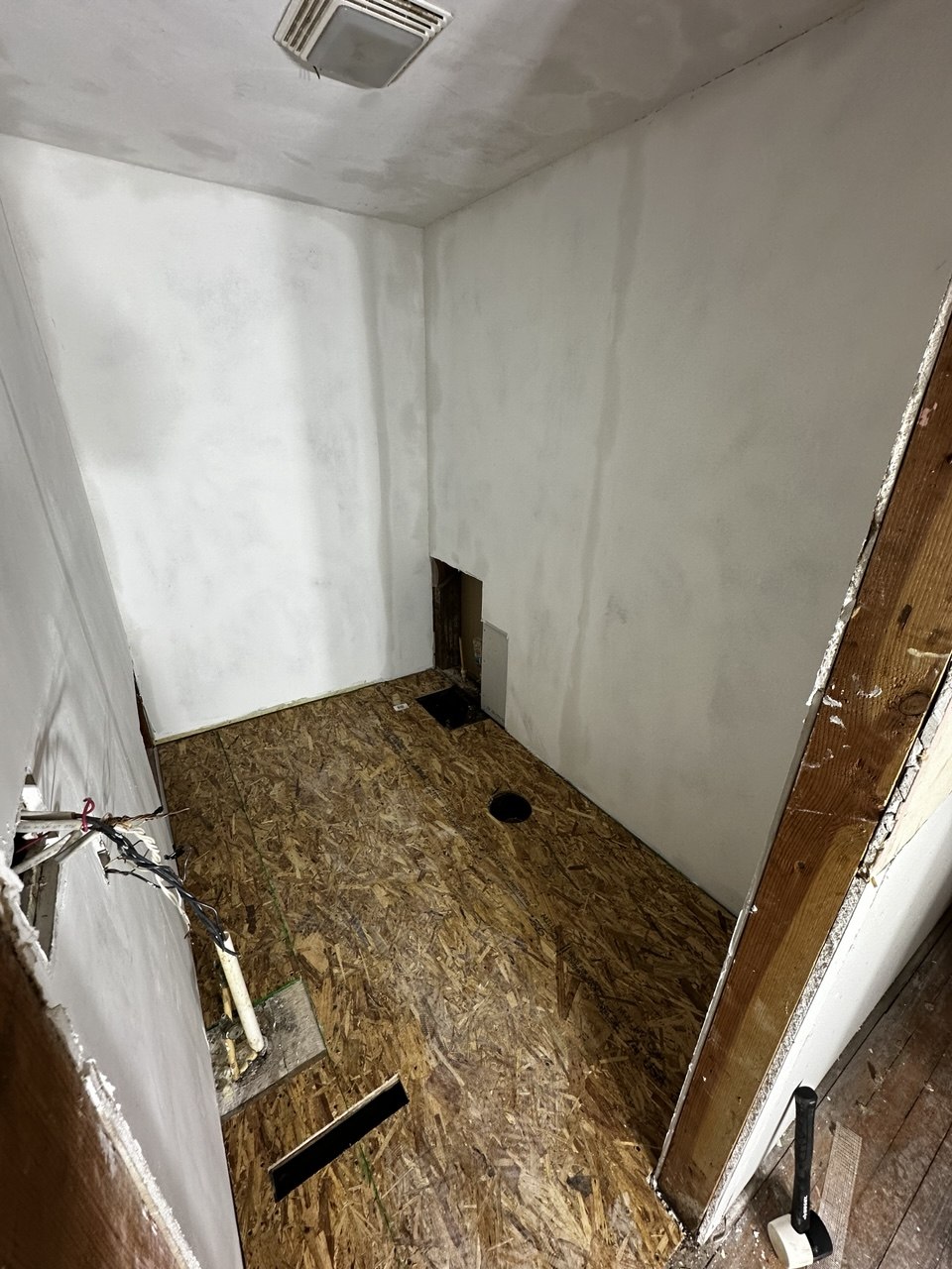 Bathroom before renovation